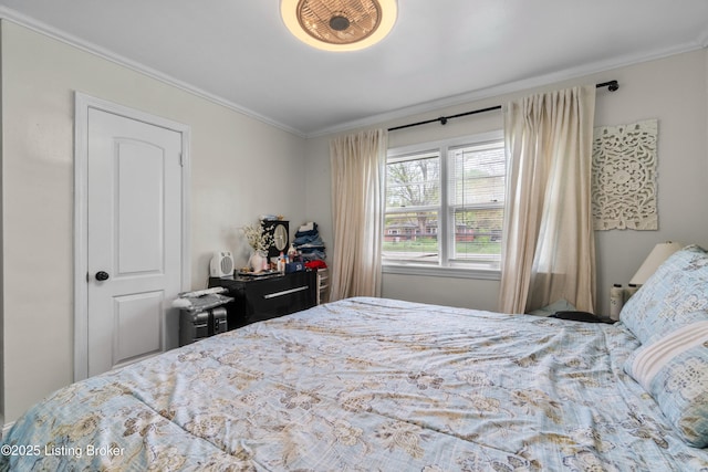 4328 Dohn Ave, Louisville, KY 40216 - bedroom with ornamental molding