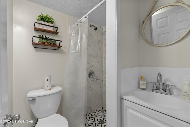 4328 Dohn Ave, Louisville, KY 40216 - bathroom featuring a marble finish shower, toilet, vanity, and a textured ceiling