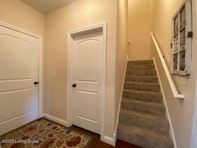 1013 Mallards Cv, Bardstown, KY 40004 - staircase featuring baseboards and wood finished floors