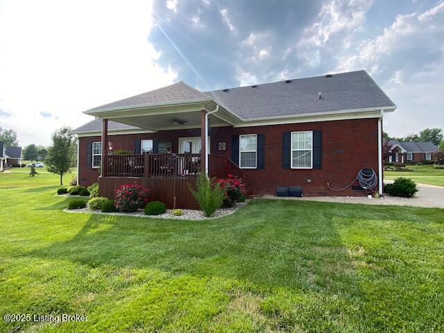 1013 Mallards Cv, Bardstown, KY 40004 - rear view of property with a yard, ceiling fan, and a porch
