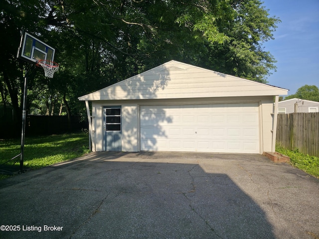 7125 Sky Blue Ave, Louisville, KY 40258 - view of detached garage