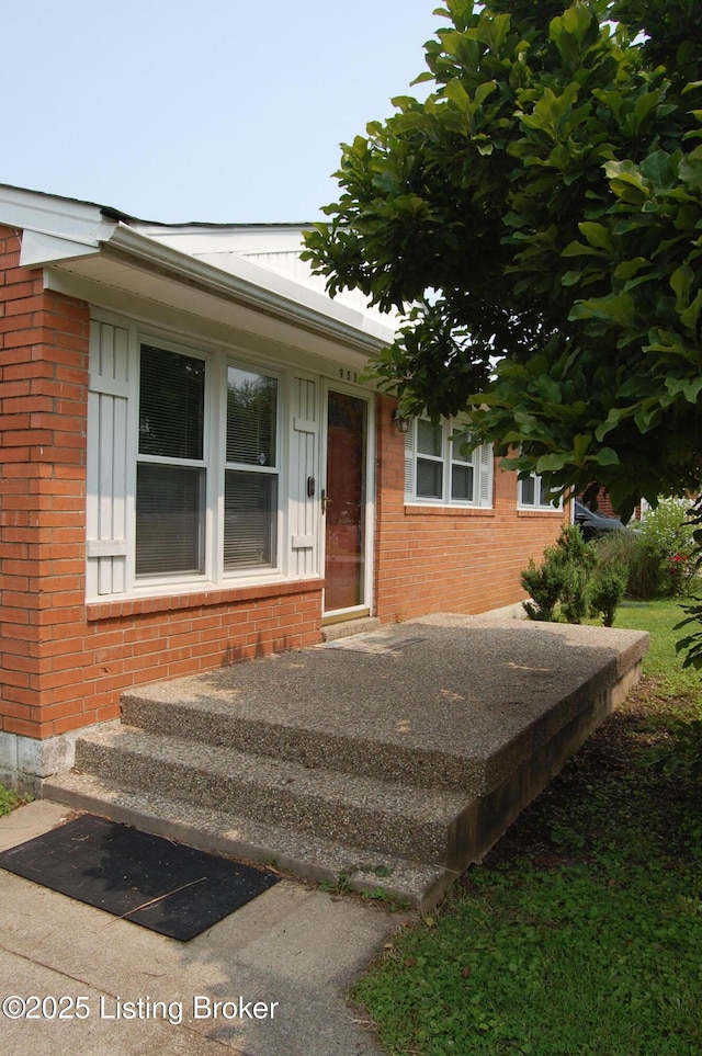 9530 Maple Rd, Louisville, KY 40229 - view of exterior entry with brick siding