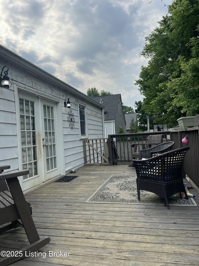 2623 Parklawn Dr, Louisville, KY 40217 - wooden terrace with outdoor dining space