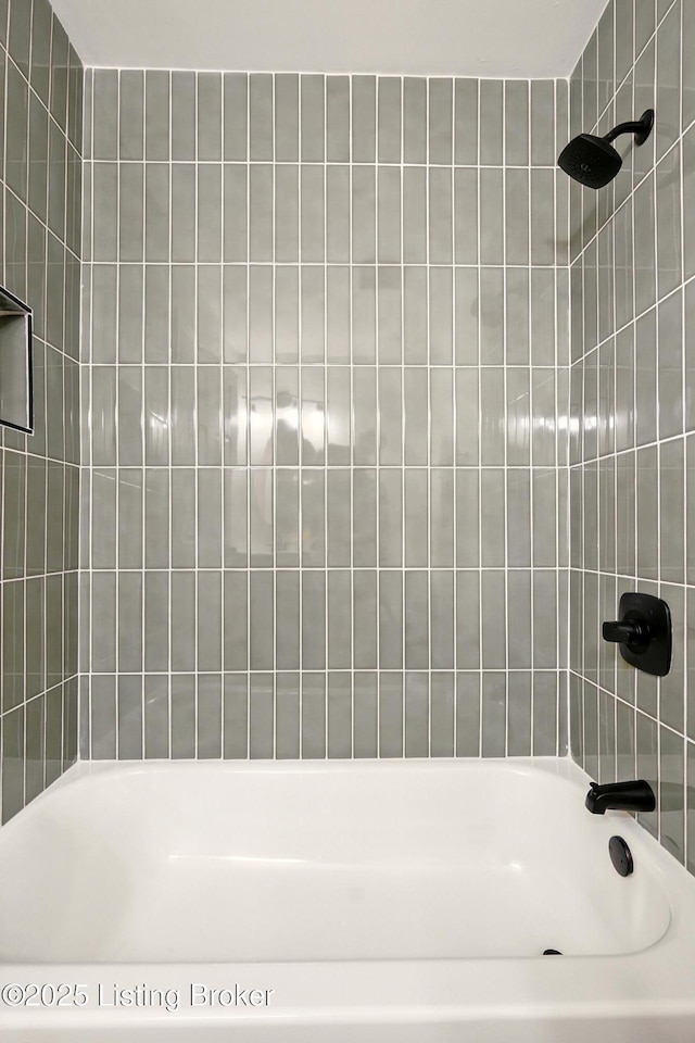 5115 Stony Brook Dr, Louisville, KY 40291 - full bath featuring tub / shower combination