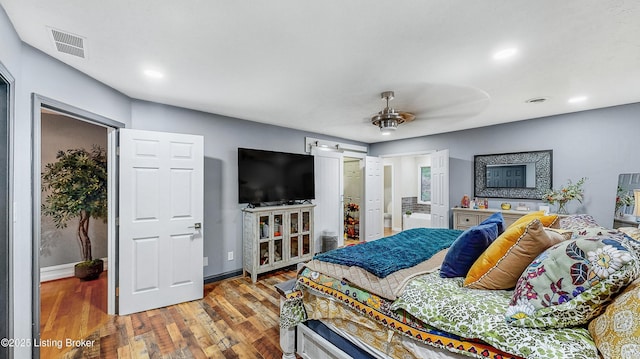 5531 Forest Lake Dr, Prospect, KY 40059 - bedroom featuring wood finished floors, recessed lighting, and ceiling fan