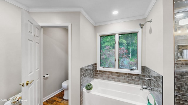 5531 Forest Lake Dr, Prospect, KY 40059 - full bathroom featuring a bath and ornamental molding