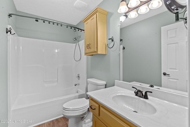 103 Maggie Ln, Bardstown, KY 40004 - full bath featuring vanity, toilet, bathtub / shower combination, and wood finished floors
