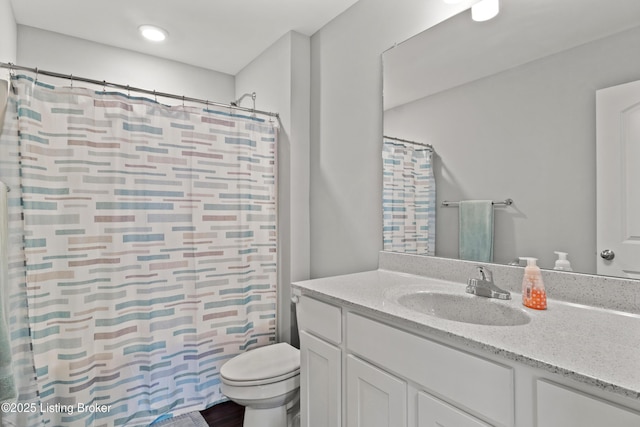 6719 Meadow Park Dr, Louisville, KY 40291 - full bathroom with vanity, toilet, and curtained shower