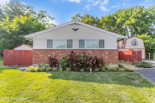 161 Hedgewood Ct, Louisville, KY 40229 - photo 1