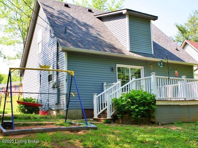1071 Greenway Dr, Elizabethtown, KY 42701 - rear view of property with a shingled roof and a wooden deck