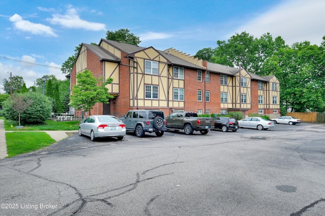 2300 Dundee Rd Unit 2, Louisville, KY 40205 - view of building exterior featuring uncovered parking