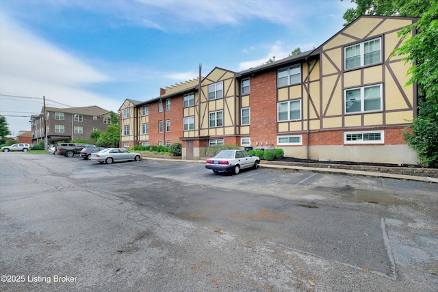2300 Dundee Rd Unit 2, Louisville, KY 40205 - view of building exterior with uncovered parking