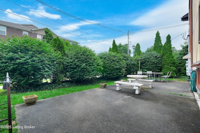 2300 Dundee Rd Unit 2, Louisville, KY 40205 - view of patio featuring outdoor dining area
