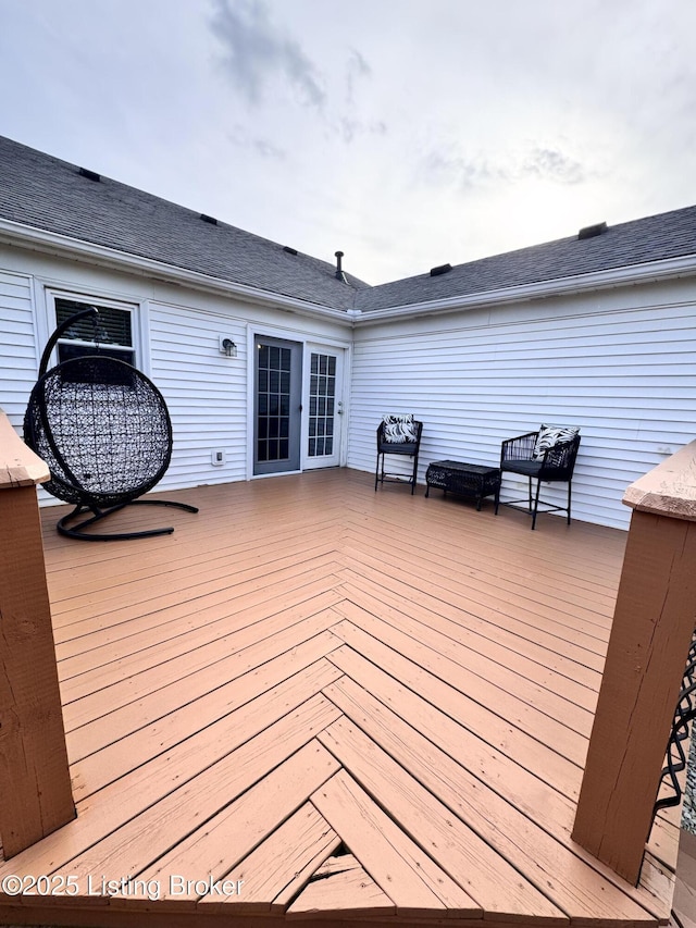 3907 Vantage Pl, Jeffersontown, KY 40299 - view of wooden terrace