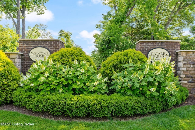 17716 Shakes Creek Dr, Fisherville, KY 40023 - view of community sign