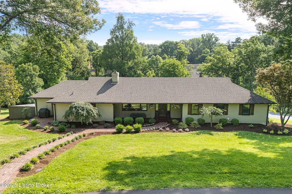 201 Daleview Ln, Louisville, KY 40207 - single story home with a front yard and a chimney