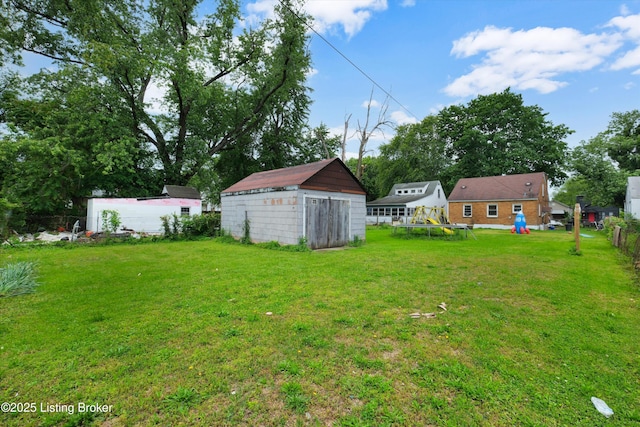 315 N 27th St, Louisville, KY 40212 - view of yard