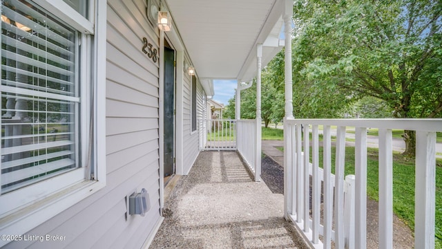 238 Lakes Edge Dr, Shepherdsville, KY 40165 - photo 4