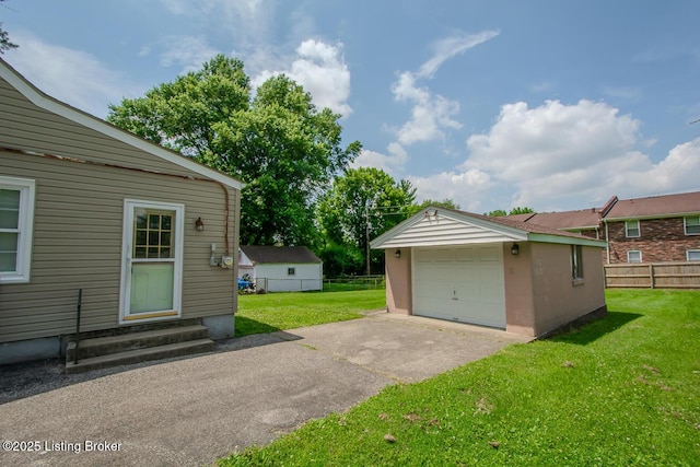 1115 Springview Dr, Louisville, KY 40219 - detached garage with driveway