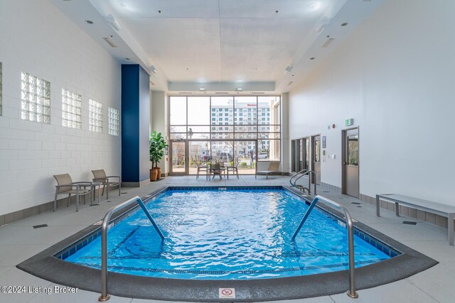1 Riverpointe Plz Unit 1112, Jeffersonville, IN 47130 - view of indoor pool