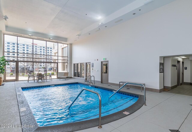 1 Riverpointe Plz Unit 1112, Jeffersonville, IN 47130 - view of indoor community pool