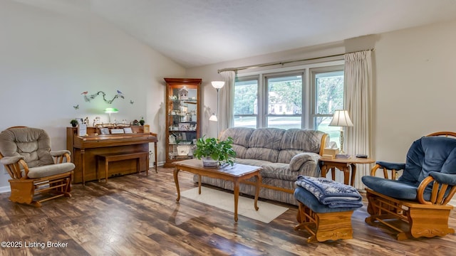 1625 Tina Ct, La Grange, KY 40031 - living area with vaulted ceiling, wood finished floors, and baseboards