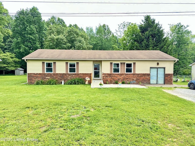 186 Lillian Ave, Elizabethtown, KY 42701 - ranch-style home with brick siding and a front yard