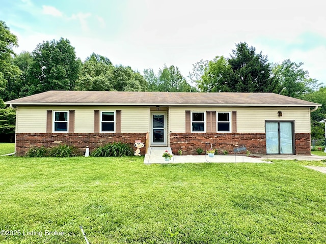 186 Lillian Ave, Elizabethtown, KY 42701 - single story home featuring brick siding, a front lawn, and a garage