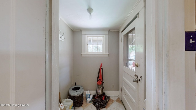 1344 S Brook St, Louisville, KY 40208 - entryway with ornamental molding