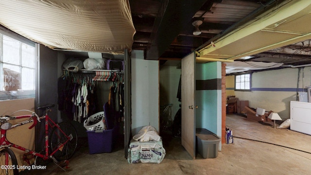 1344 S Brook St, Louisville, KY 40208 - basement featuring washer / clothes dryer