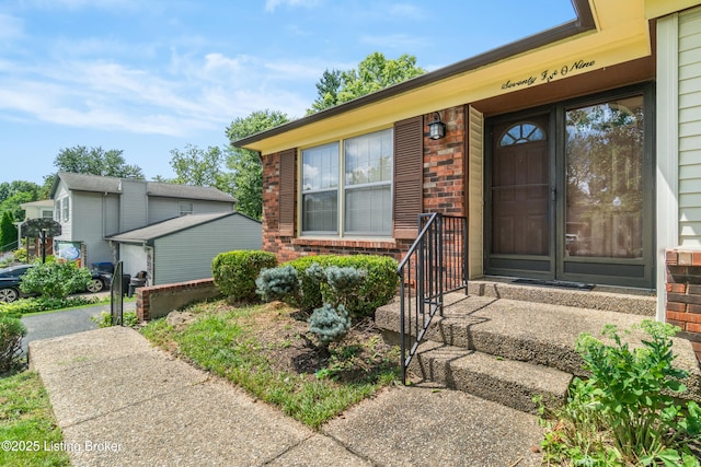 7509 Appletree Way, Louisville, KY 40228 - entrance to property featuring brick siding