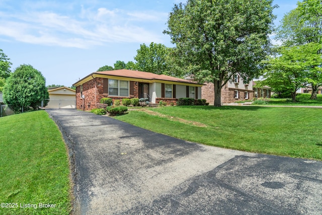 7509 Appletree Way, Louisville, KY 40228 - view of front of property featuring a front lawn and brick siding
