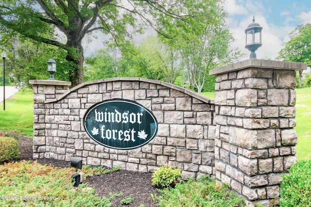 2508 Windsor Forest Dr, Louisville, KY 40272 - view of community sign