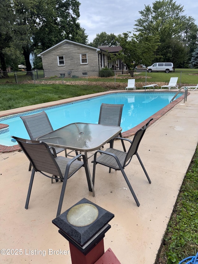 2508 Windsor Forest Dr, Louisville, KY 40272 - view of swimming pool with a patio and a diving board