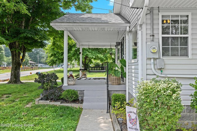 9712 Keys Ferry Rd, Fairdale, KY 40118 - surrounding community featuring a lawn