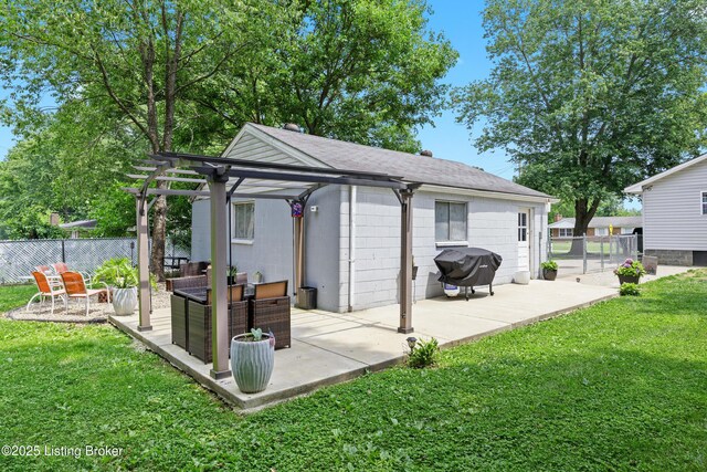 9712 Keys Ferry Rd, Fairdale, KY 40118 - view of outdoor structure with an outdoor living space and a pergola