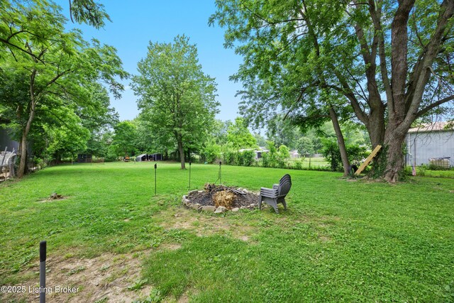 9712 Keys Ferry Rd, Fairdale, KY 40118 - view of yard