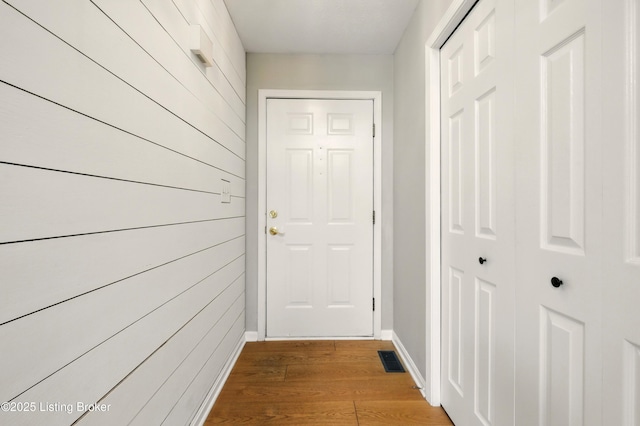 4303 Fence Pl, Louisville, KY 40241 - entryway featuring light wood-style floors and baseboards