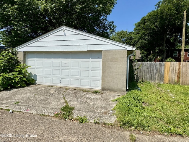 4107 Southern Pkwy, Louisville, KY 40214 - view of detached garage