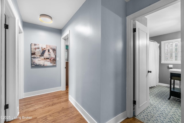 7007 Graymoor Rd, Louisville, KY 40222 - hall featuring baseboards and light wood-type flooring