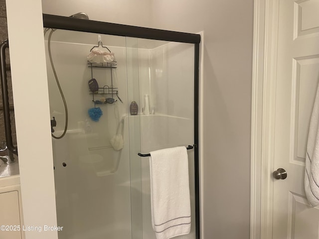 6008 Cottage Ln, Crestwood, KY 40014 - bathroom with a shower stall