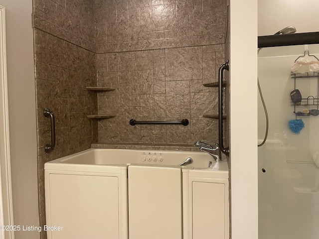 6008 Cottage Ln, Crestwood, KY 40014 - bathroom with independent washer and dryer and  shower combination