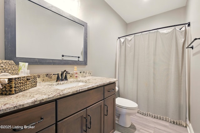 7811 Ingram Way, Crestwood, KY 40014 - full bathroom featuring vanity, toilet, and a shower with curtain