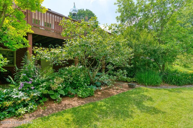 6311 Fible Ln, Crestwood, KY 40014 - view of green lawn featuring a deck