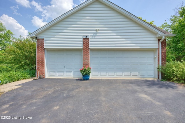 6311 Fible Ln, Crestwood, KY 40014 - garage with asphalt driveway