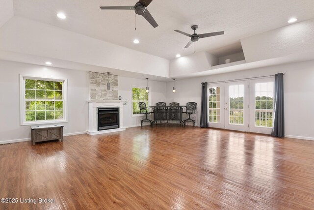 622 Hillcreek Dr, Elizabethtown, KY 42701 - living area with ceiling fan, lofted ceiling, wood finished floors, recessed lighting, and a large fireplace