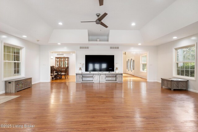 622 Hillcreek Dr, Elizabethtown, KY 42701 - unfurnished living room featuring light wood-style flooring, a ceiling fan, recessed lighting, and baseboards