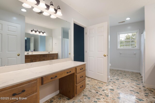 622 Hillcreek Dr, Elizabethtown, KY 42701 - full bath with vanity, toilet, baseboards, and recessed lighting