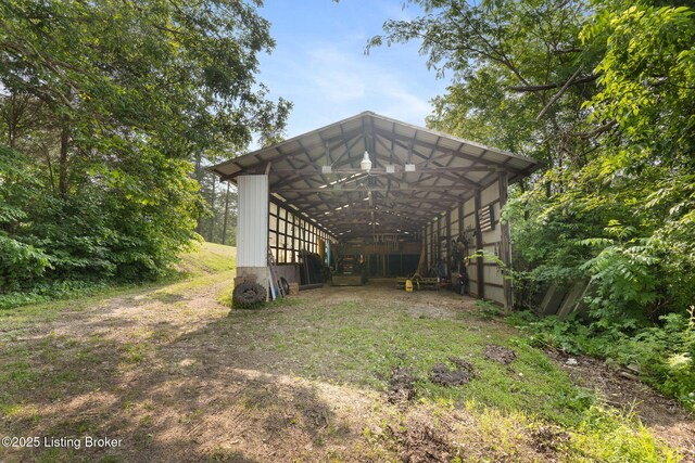 622 Hillcreek Dr, Elizabethtown, KY 42701 - view of pole building featuring a detached carport and driveway