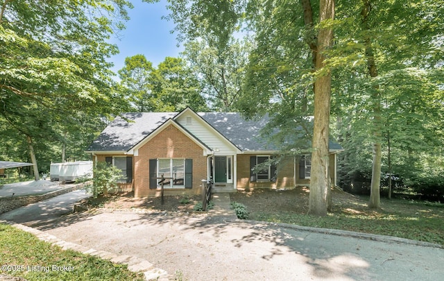 211 Rebel Dr, Pewee Valley, KY 40056 - ranch-style home with brick siding